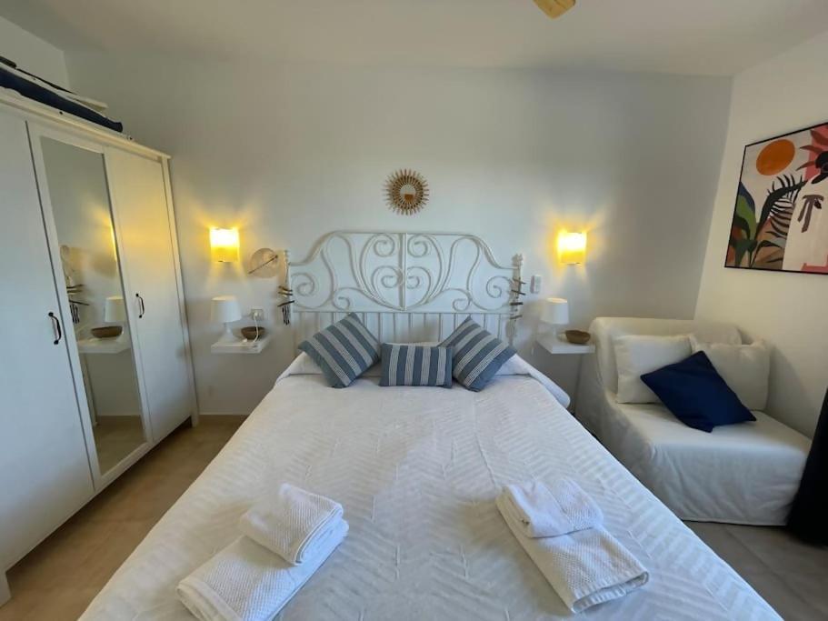 Algaiarens Apto Con Piscina Y Junto A La Playa Cala'N Blanes  Ngoại thất bức ảnh
