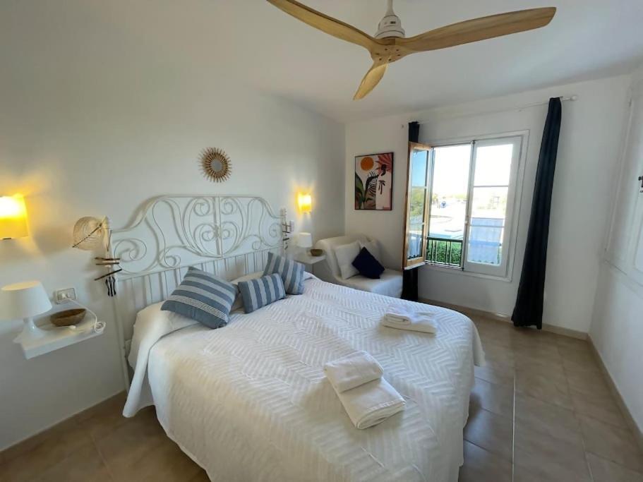 Algaiarens Apto Con Piscina Y Junto A La Playa Cala'N Blanes  Ngoại thất bức ảnh